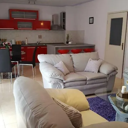 Apartman Luly Apartment